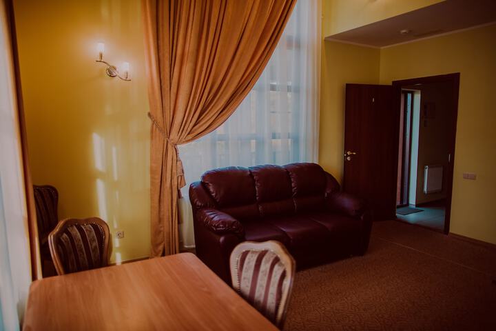 Room 30 of 90