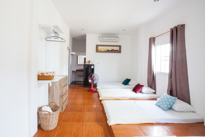 Room 14 of 106