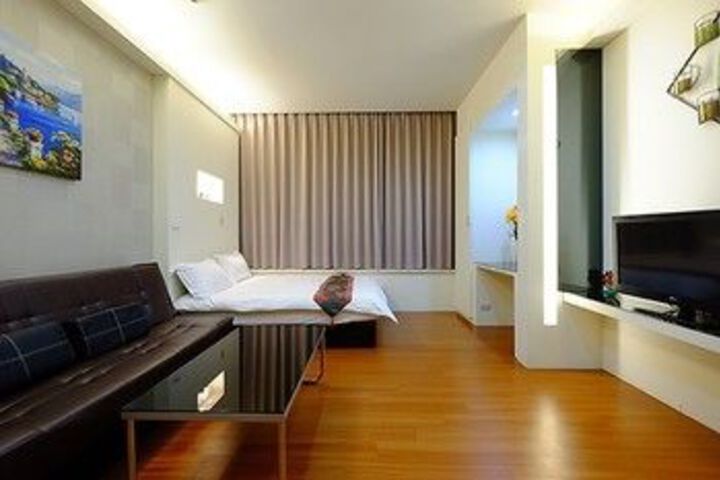 Room 5 of 14