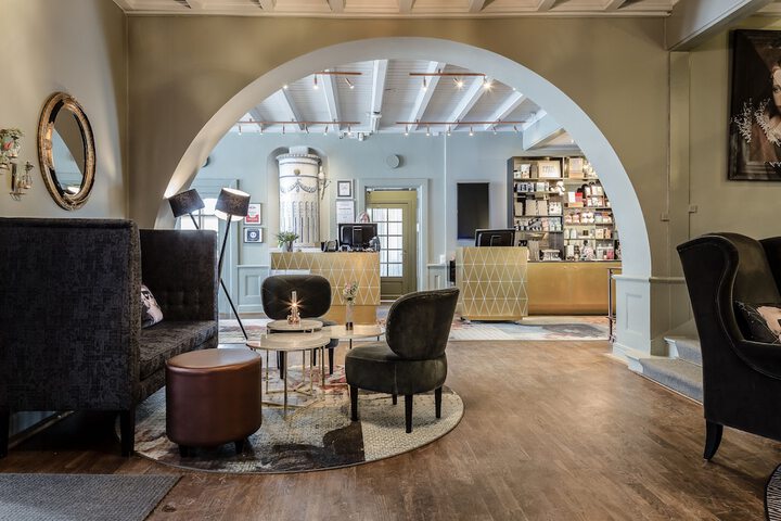 Hotel Interior 4 of 87