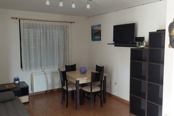 Room 16 of 28