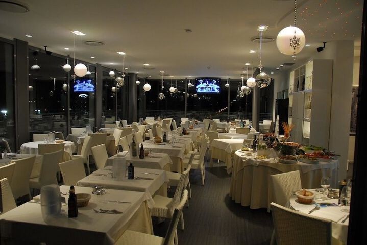 Dining 46 of 75