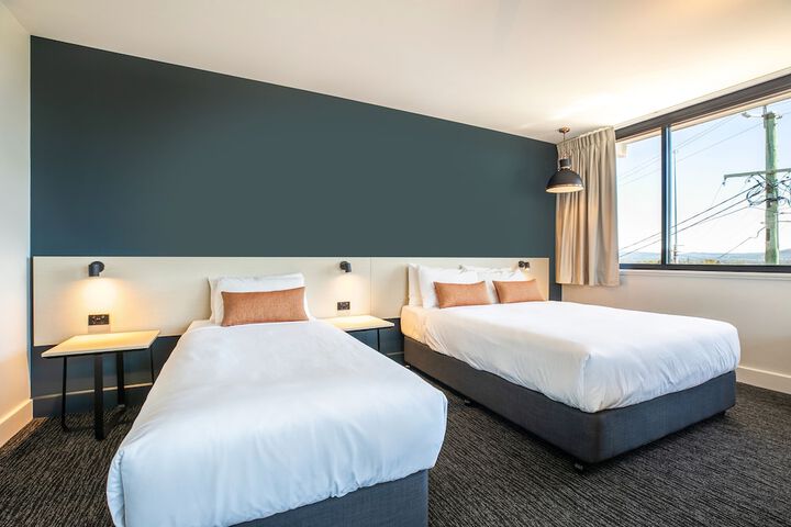 Room 6 of 31