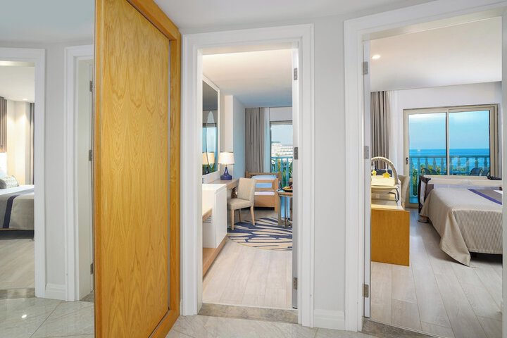 Room 15 of 124