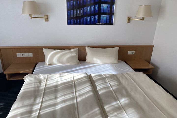 Room 10 of 78