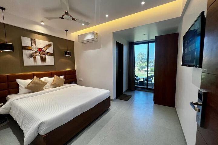 Room 27 of 62
