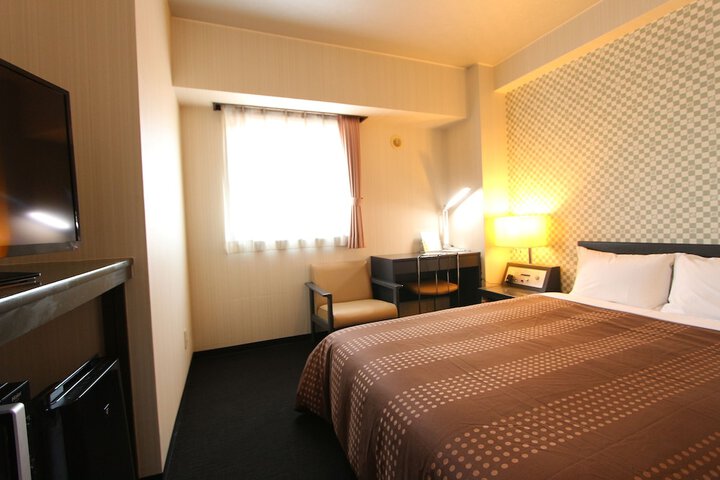 Room 17 of 38