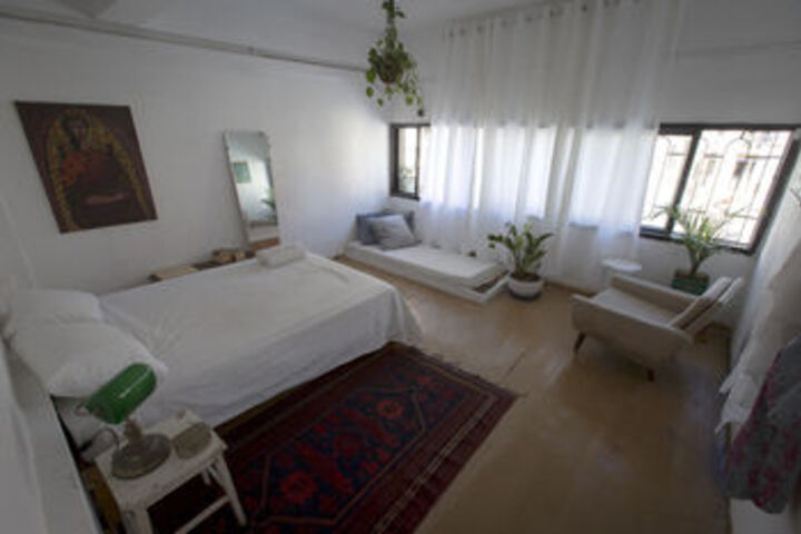Room 8 of 13