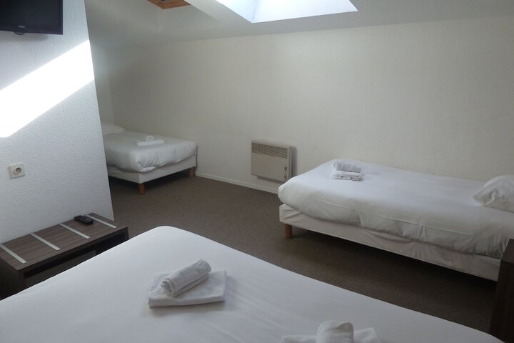 Room 16 of 35
