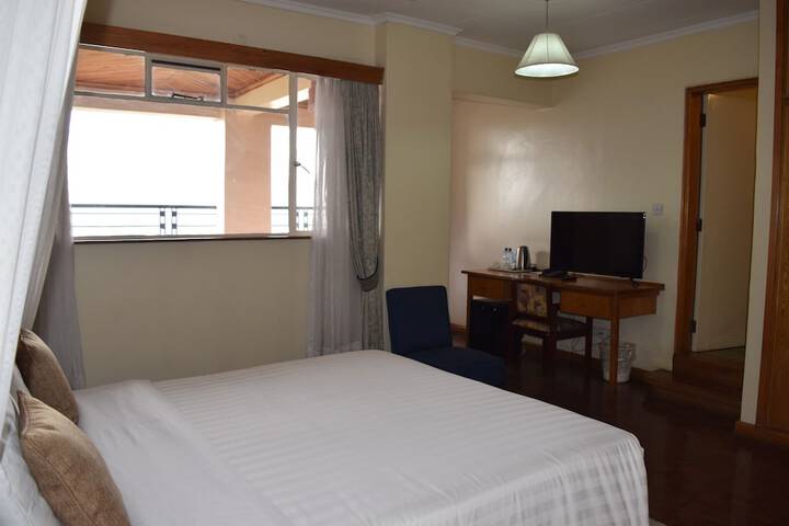 Room 25 of 39