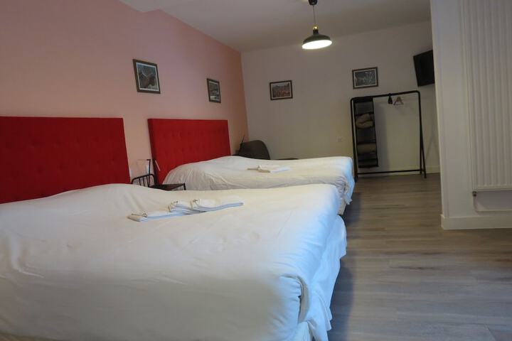 Room 32 of 92