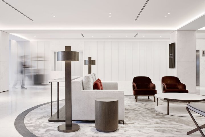 Entrance & Lobby