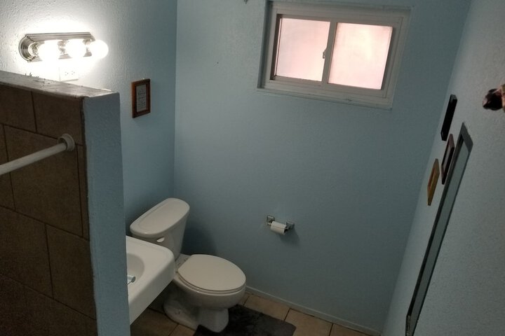 Room 9 of 12