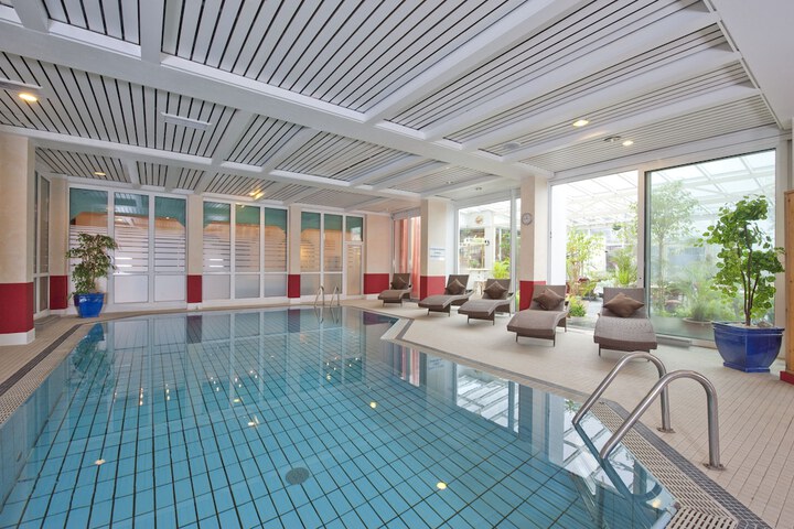 Pool 27 of 70
