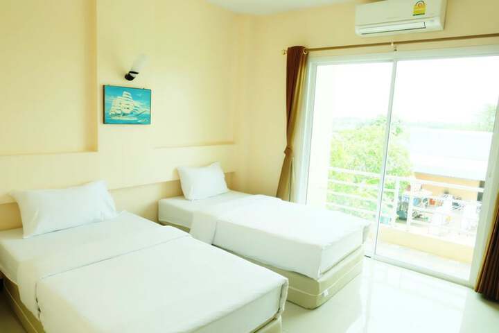 Room 14 of 23