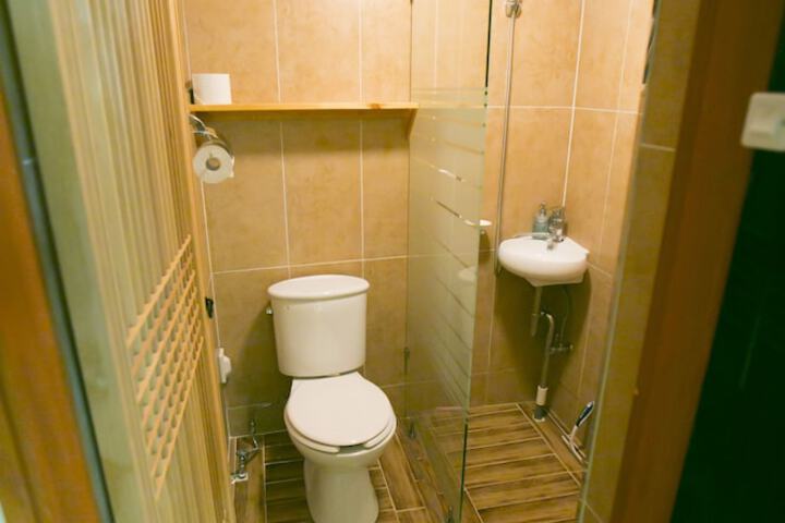 Room 11 of 40