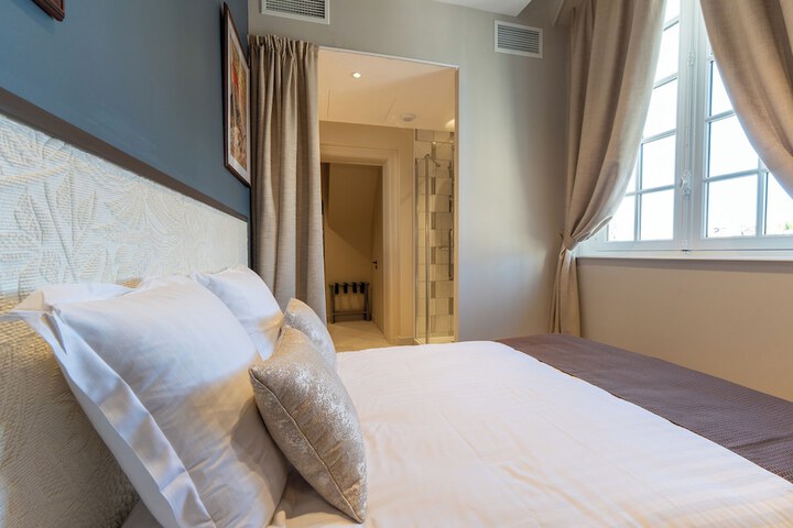 Room 21 of 73