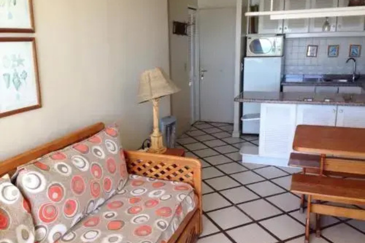 Room 4 of 16