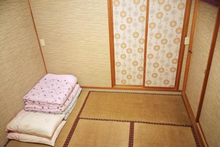 Room 4 of 41