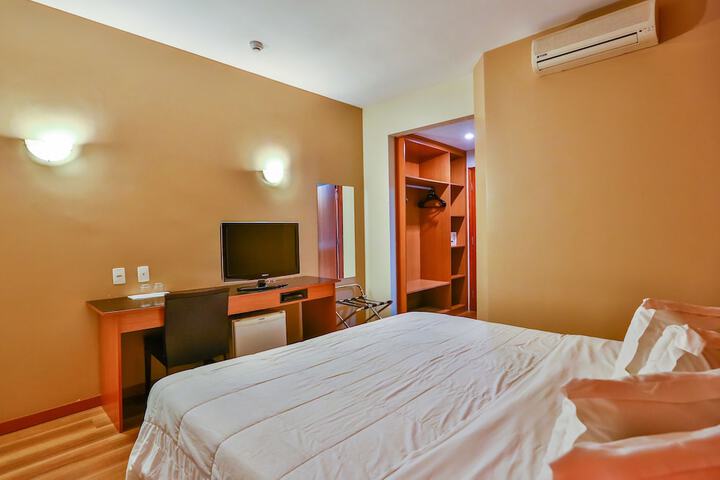 Room 6 of 11