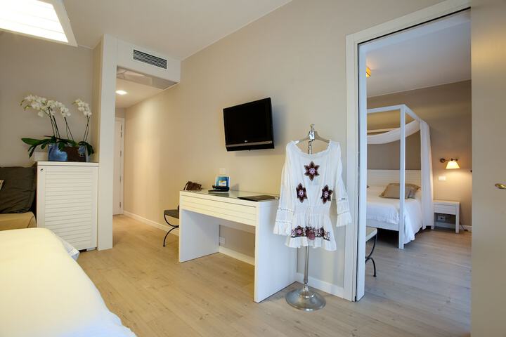 Room 13 of 78