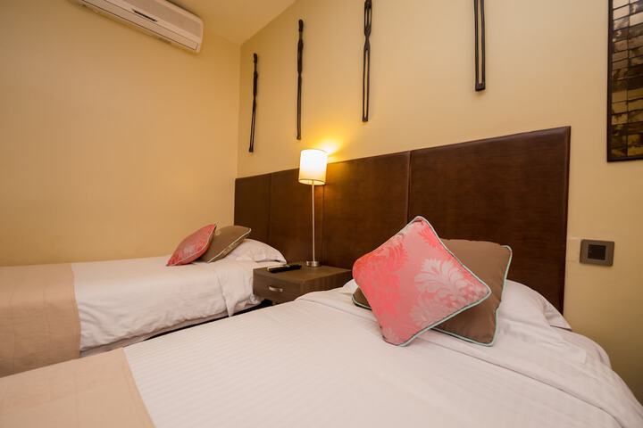 Room 37 of 174