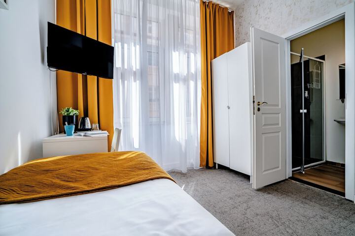 Room 43 of 75