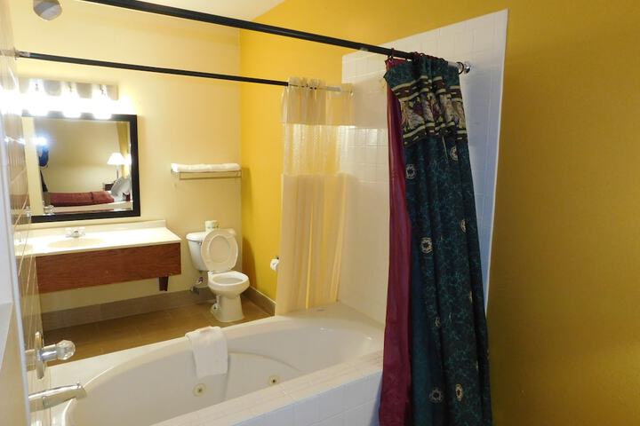 1 King Bed (11 of 12)