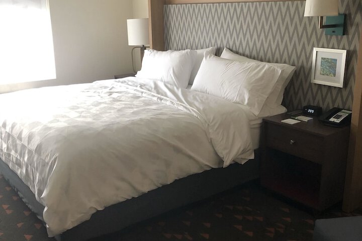 1 Queen Bed (23 of 23)