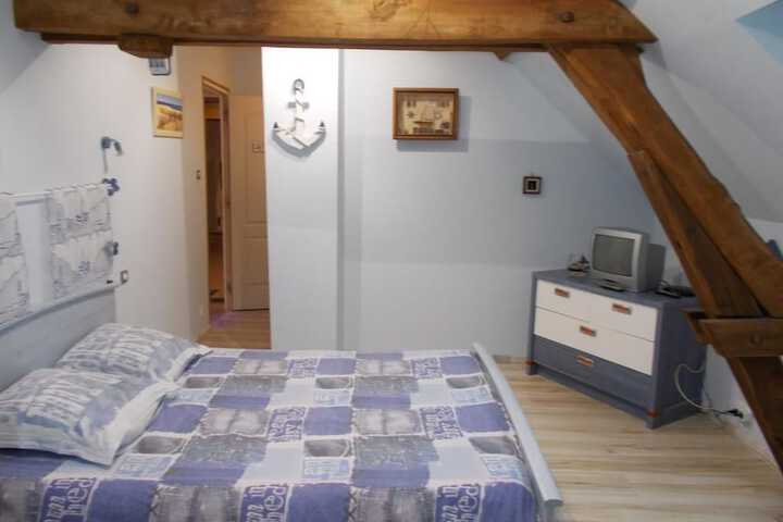 Room 1 of 7