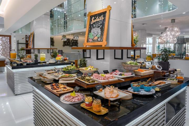 Breakfast/Coffee Service 90 of 148