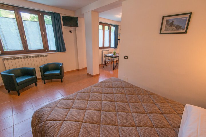 Room 16 of 34