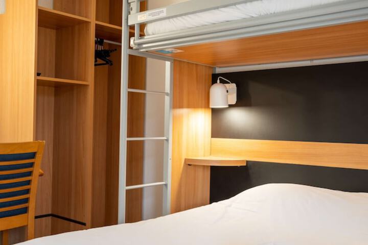 Room 54 of 128