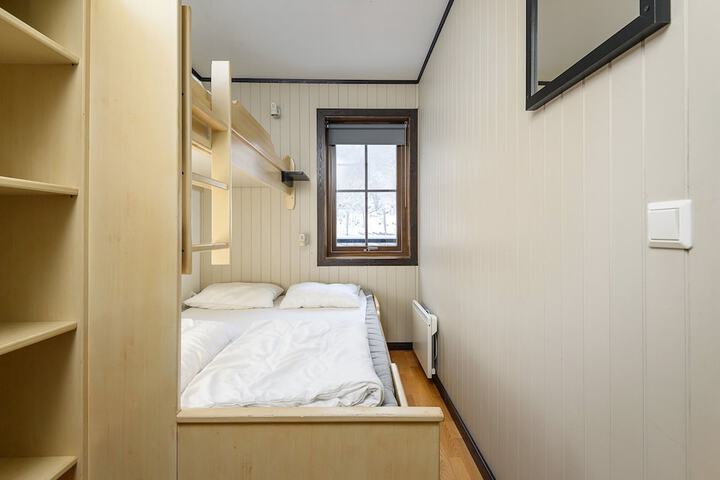 Room 4 of 69