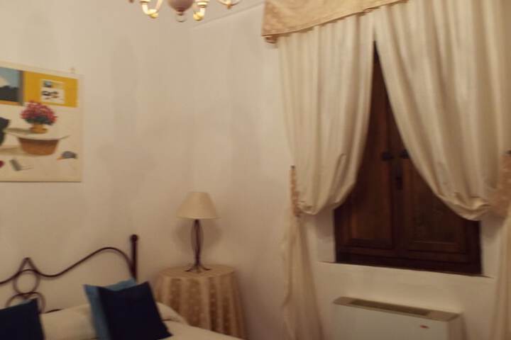 Room 10 of 41