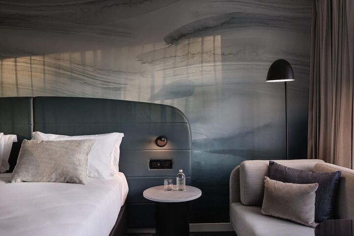 Room 13 of 61