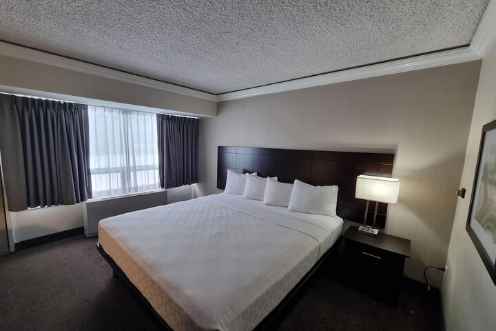 Room 36 of 80