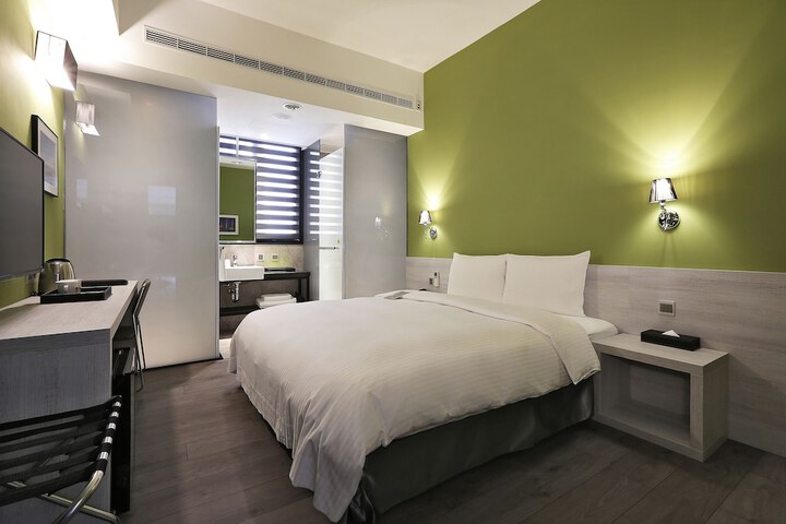 Room 10 of 53