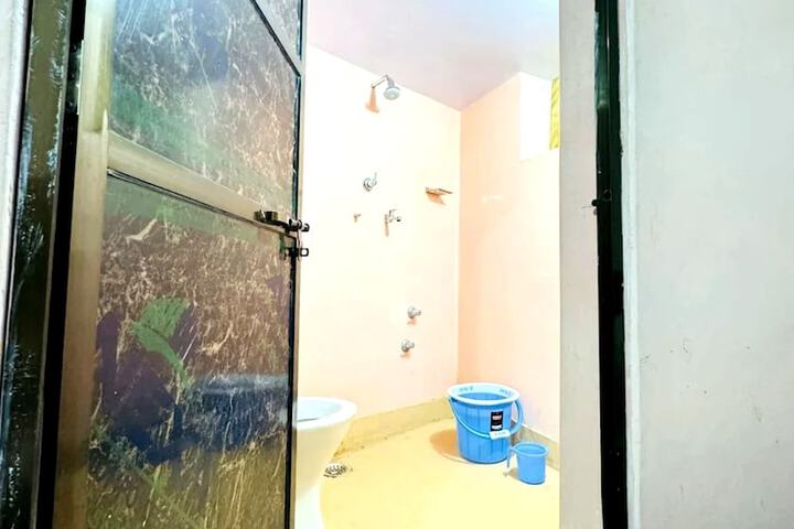 Room 12 of 20