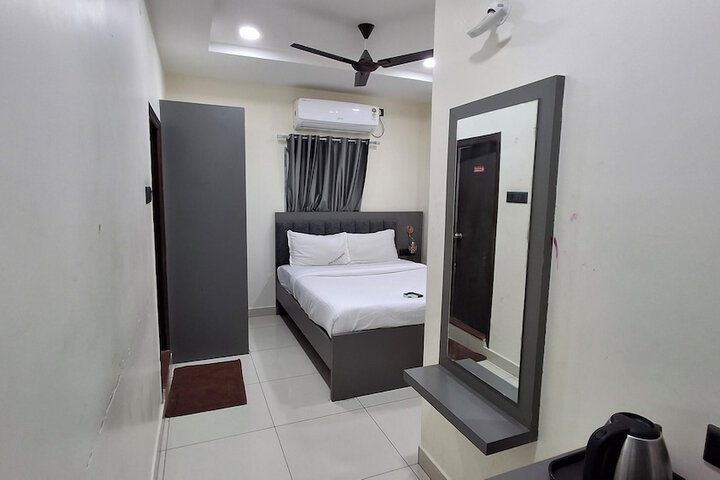 Room 3 of 39