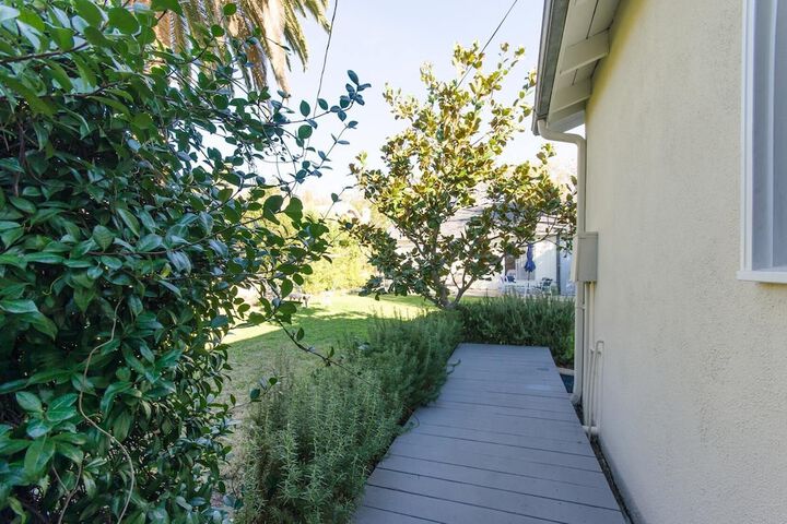 Property Grounds 20 of 28