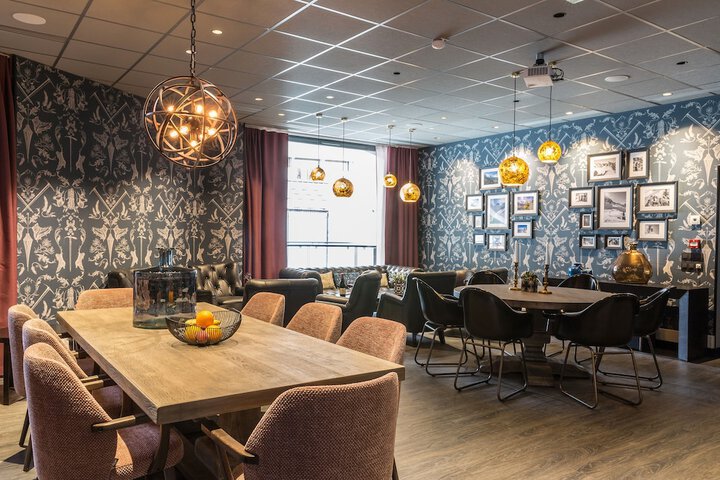 Lounge 147 of 191