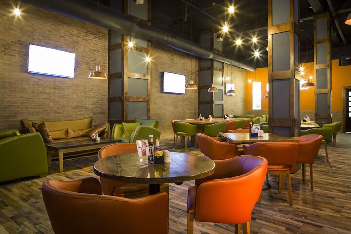 Lounge 192 of 223