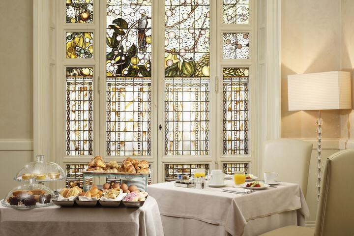 Breakfast/Coffee Service 46 of 76