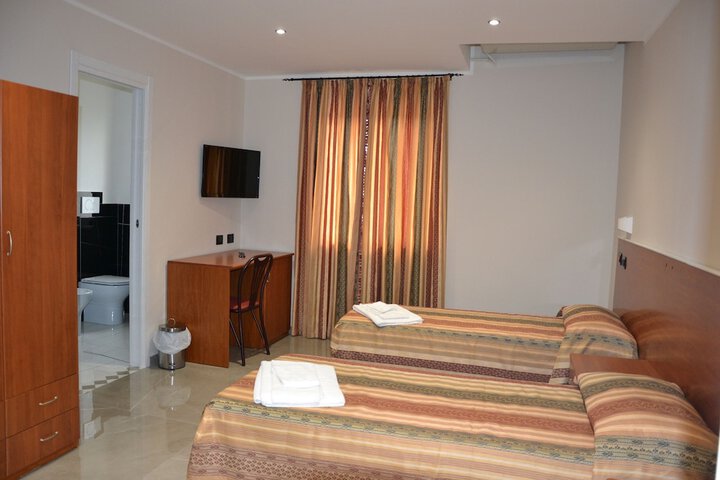 Room 7 of 39