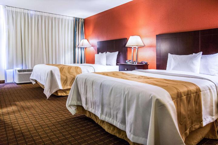 2 Double Beds (3 of 5)