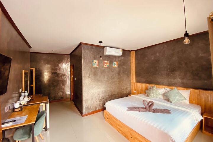 Room 56 of 80