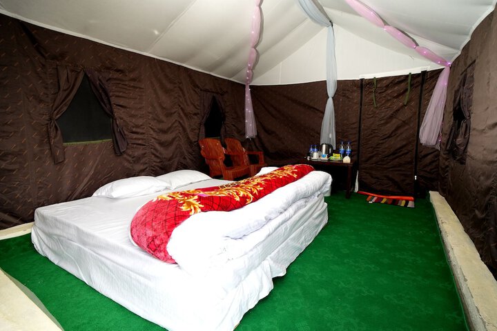 Room 4 of 20