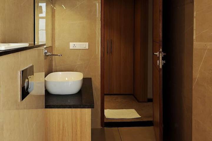 Room 16 of 24