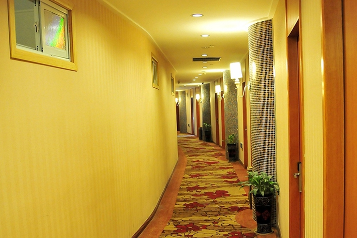 Hotel Interior 10 of 18